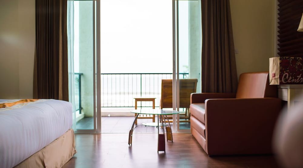 Saint Tropez Beach Resort Hotel 25/74