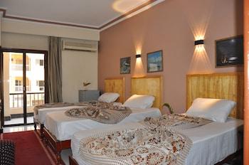 Comfort, Triple, Multiple Beds, Pool View, Balcony