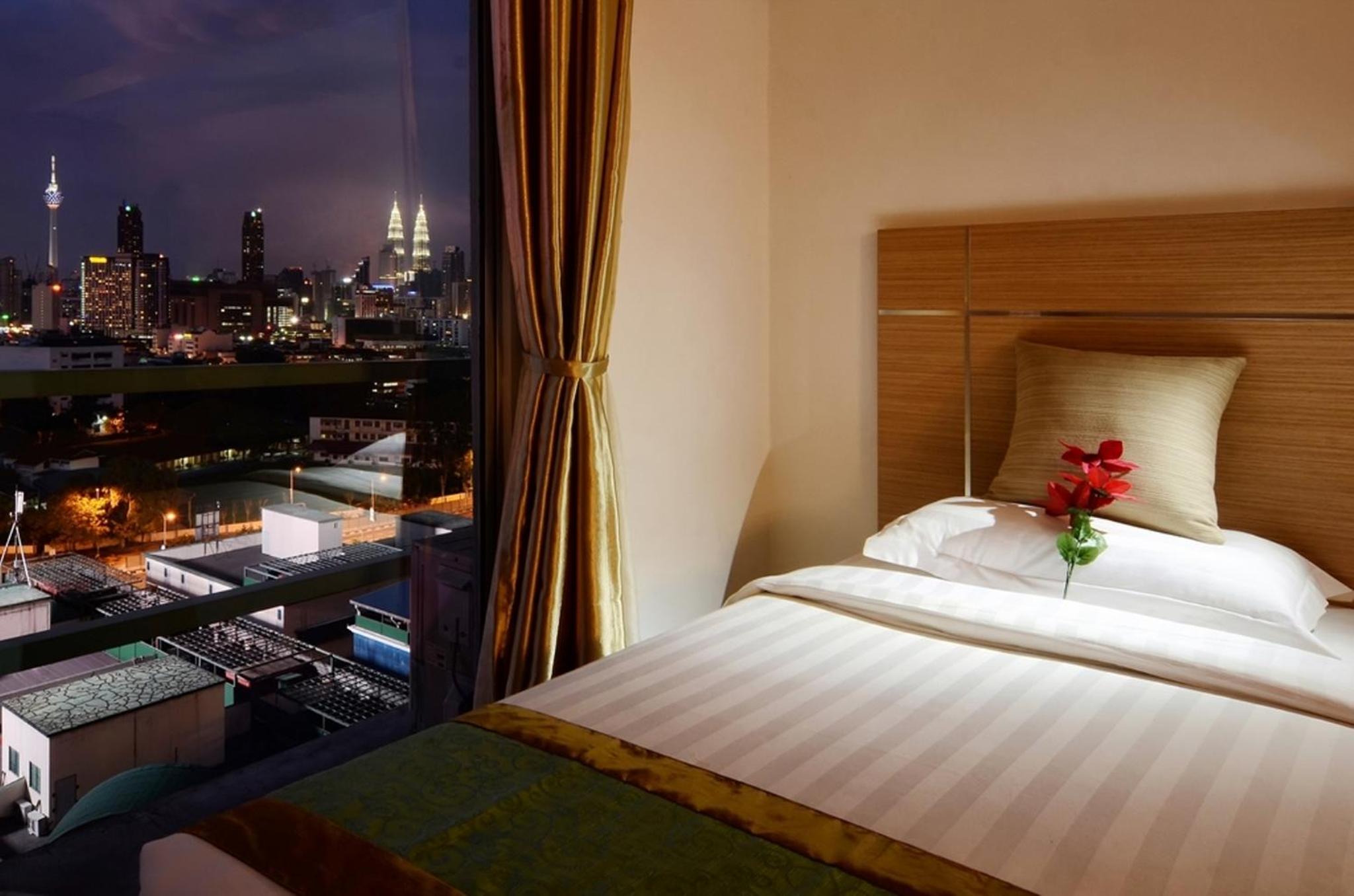 EXECUTIVE TWO BEDROOM APARTMENT