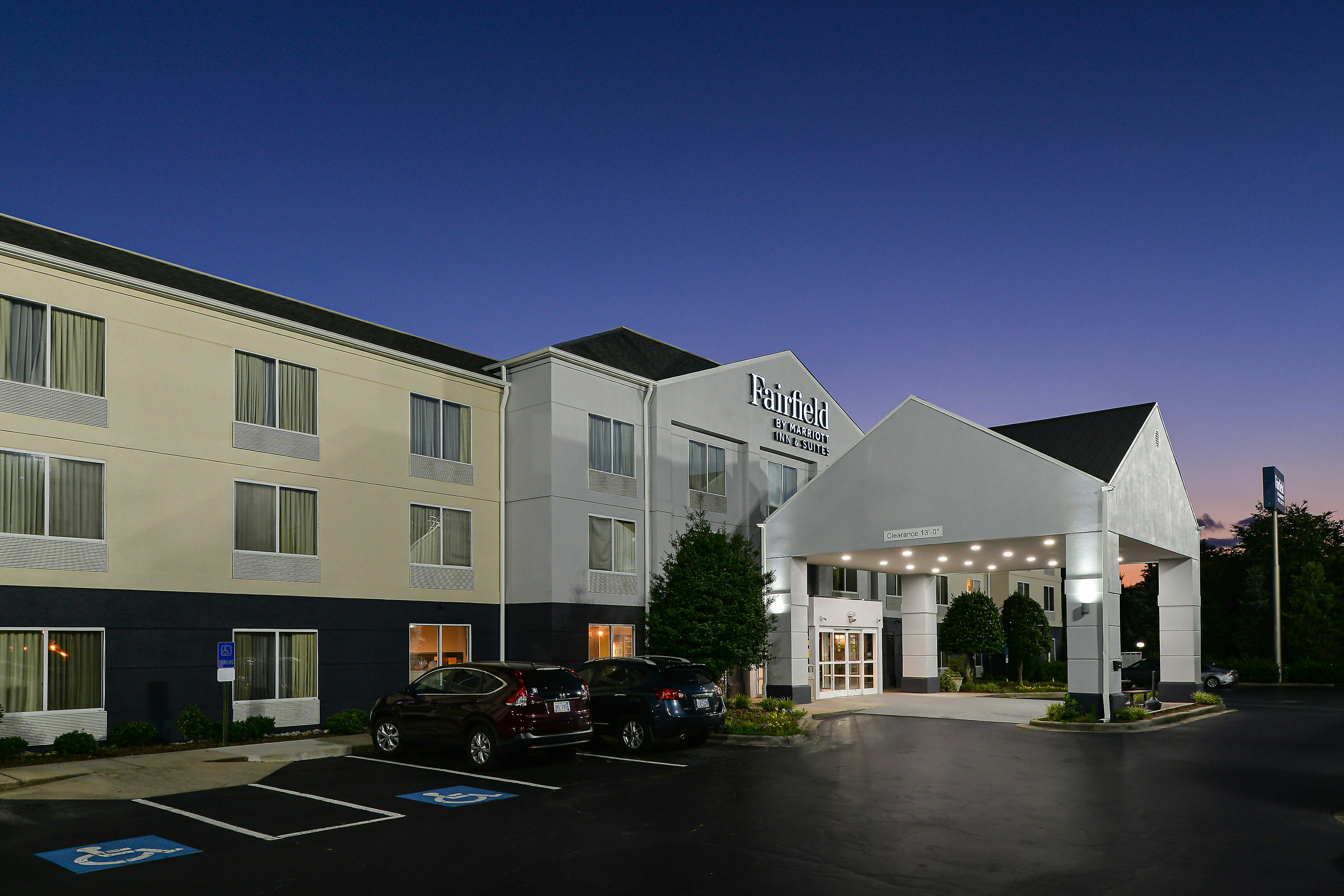 Fairfield Inn Suites Charlotte Arrowood 24/24