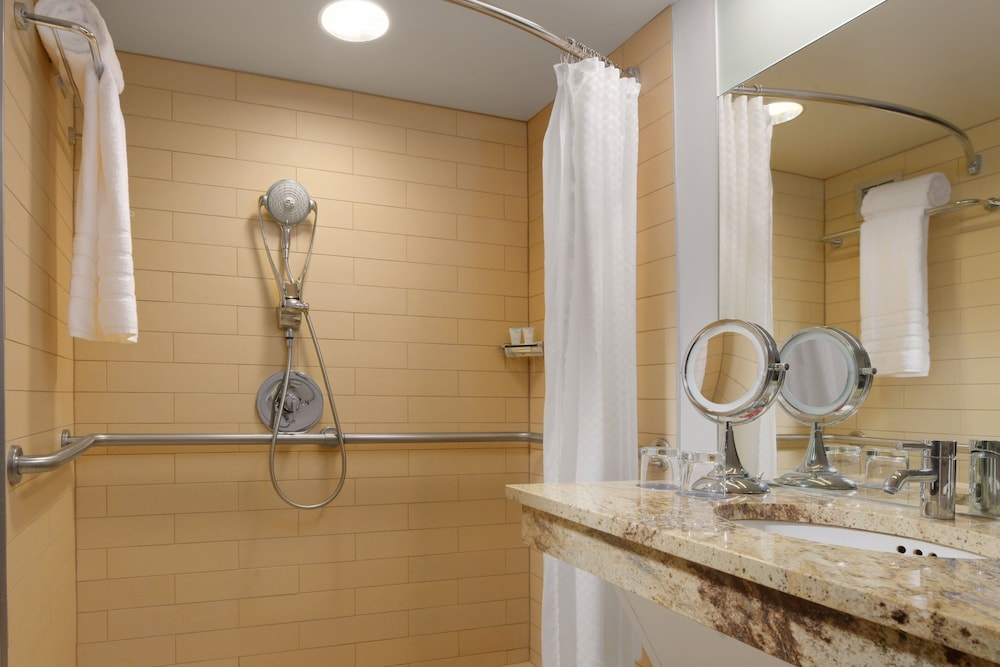 Club, Suite, Double Bed, Corner, The Westin Galleria Dallas 6/8