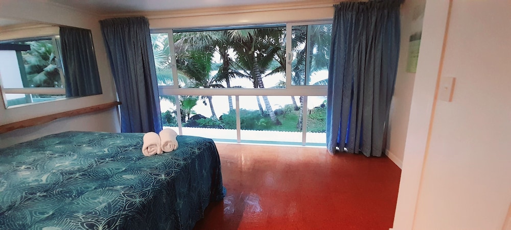 Avana Waterfront Apartments 38/64