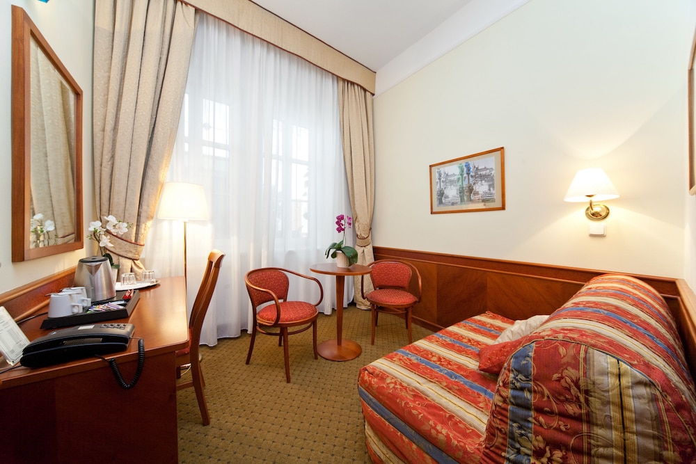 Boutique Hotel 16 29/50
