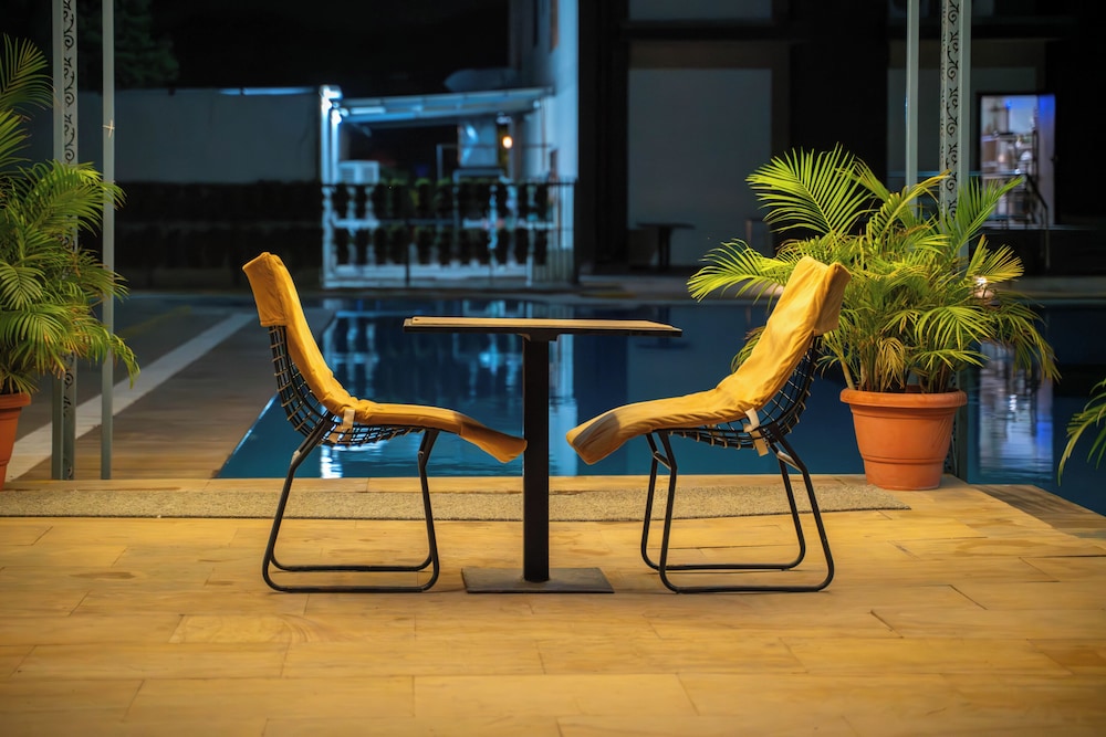 Bamboo Saa Mulberry Resort 35/55