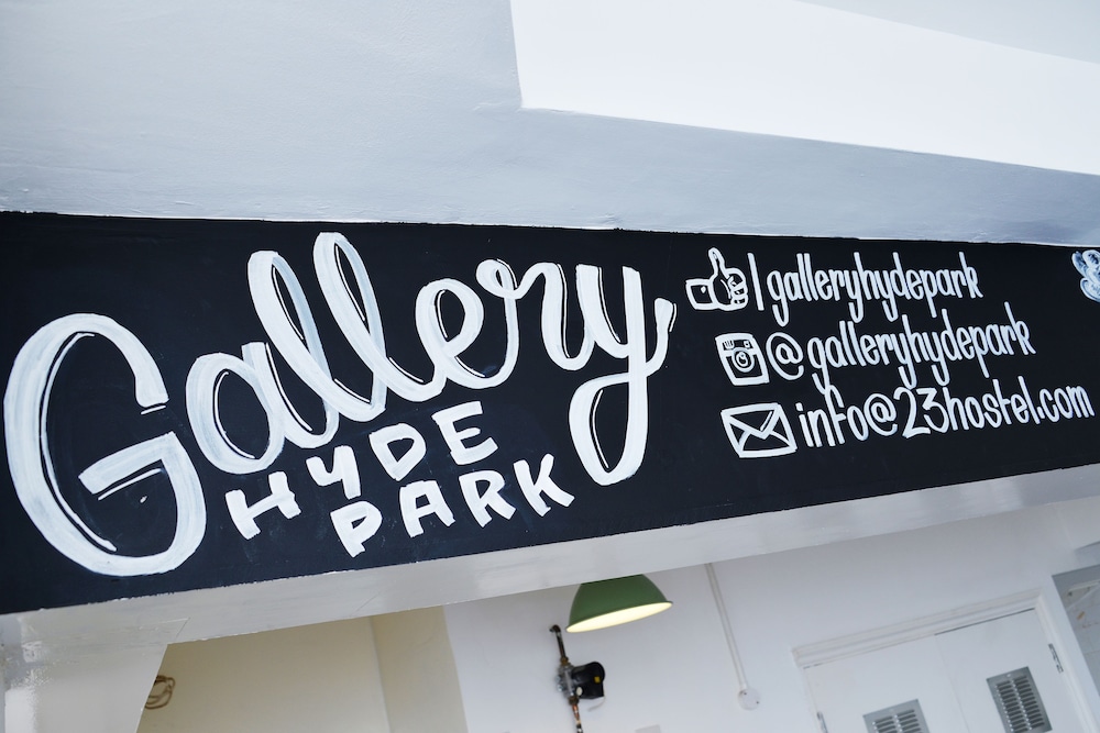 Gallery Hyde Park 13/50