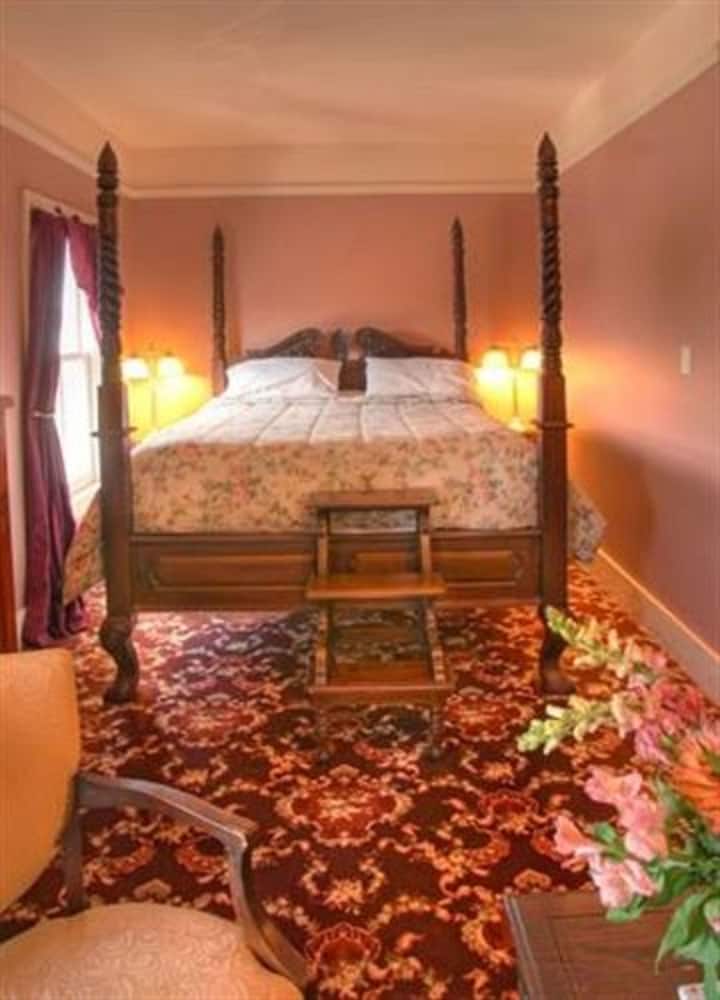 Union Hotel 27/50