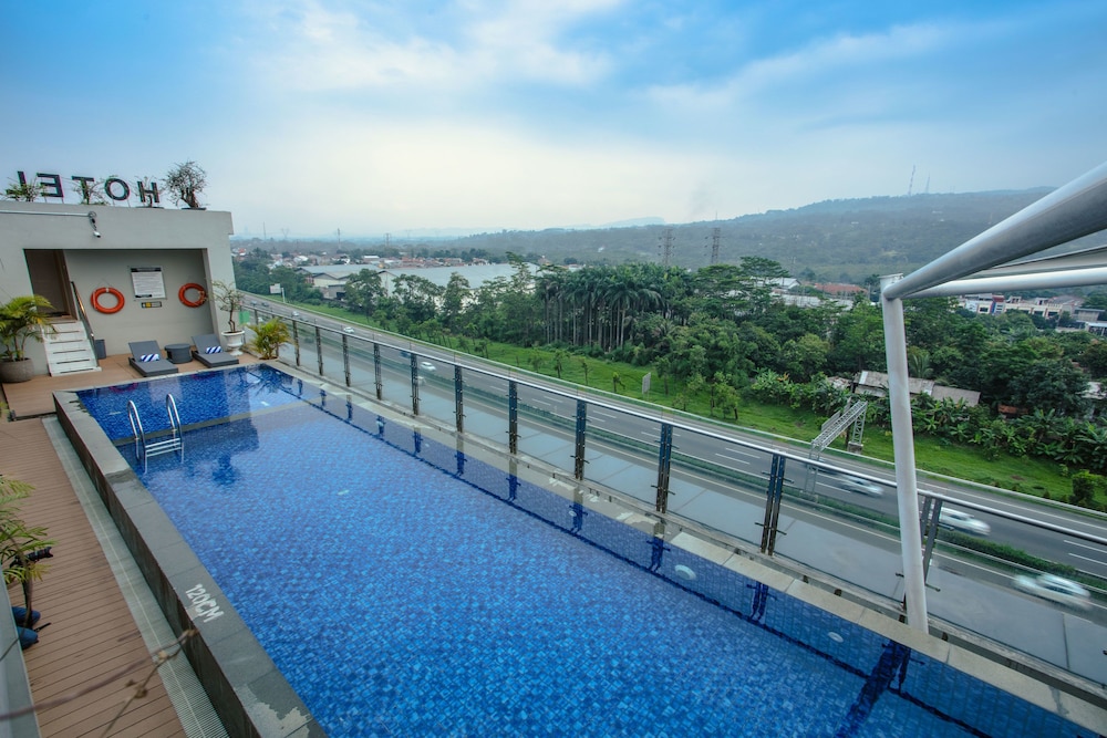 Bigland Sentul Hotel and Convention (ex Olympic Renotel Sentul) 26/50