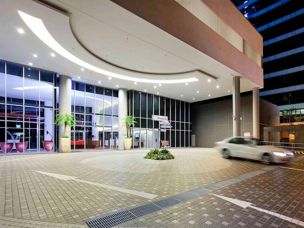 Ibis Singapore on Bencoolen 65/70
