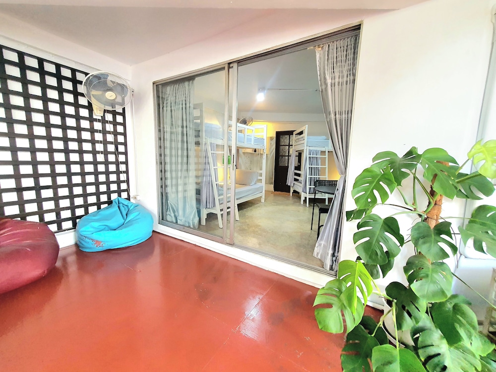 Hostel 16 41/72