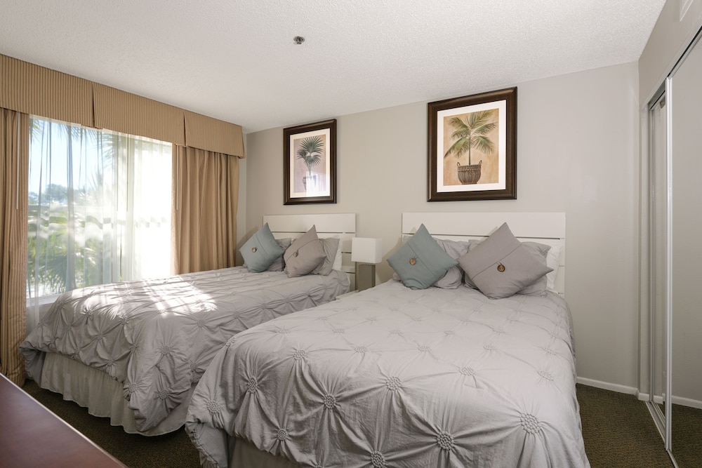 2 BEDROOMS, CONDO, DELUXE