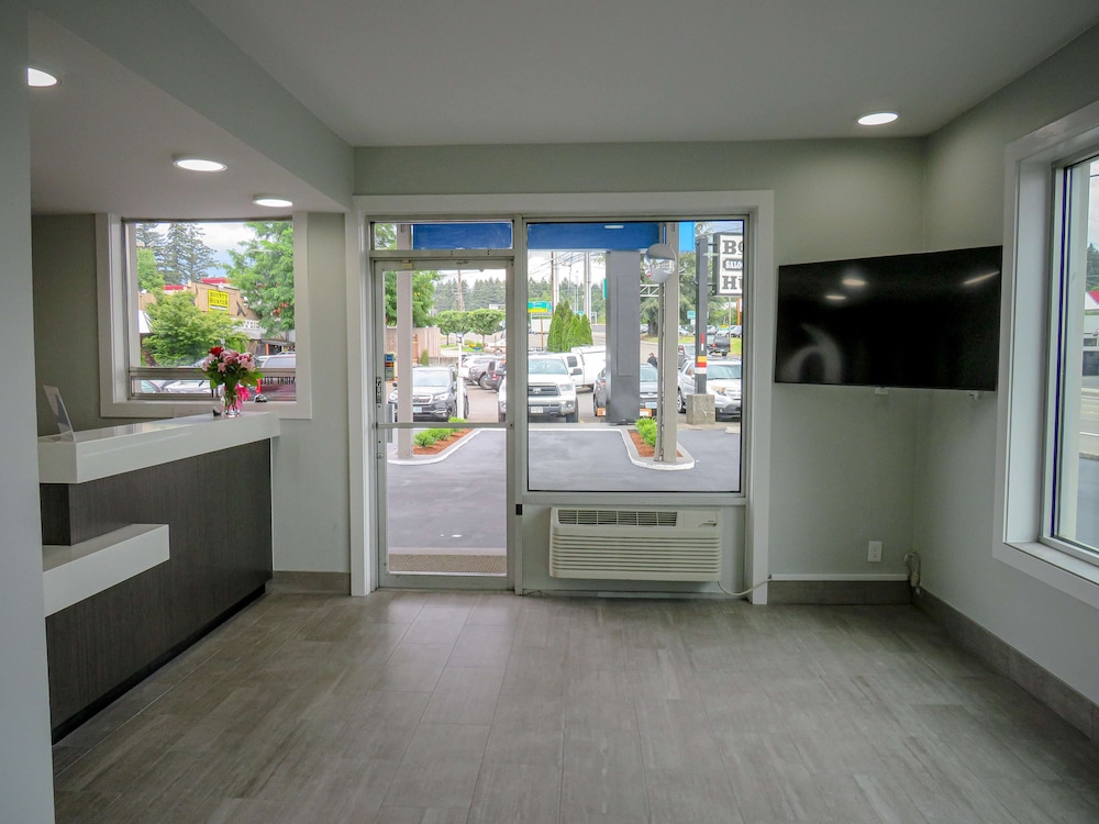 Lobby at Motel6 Tigard, OR - Portland Southwest, TIGARD - OR