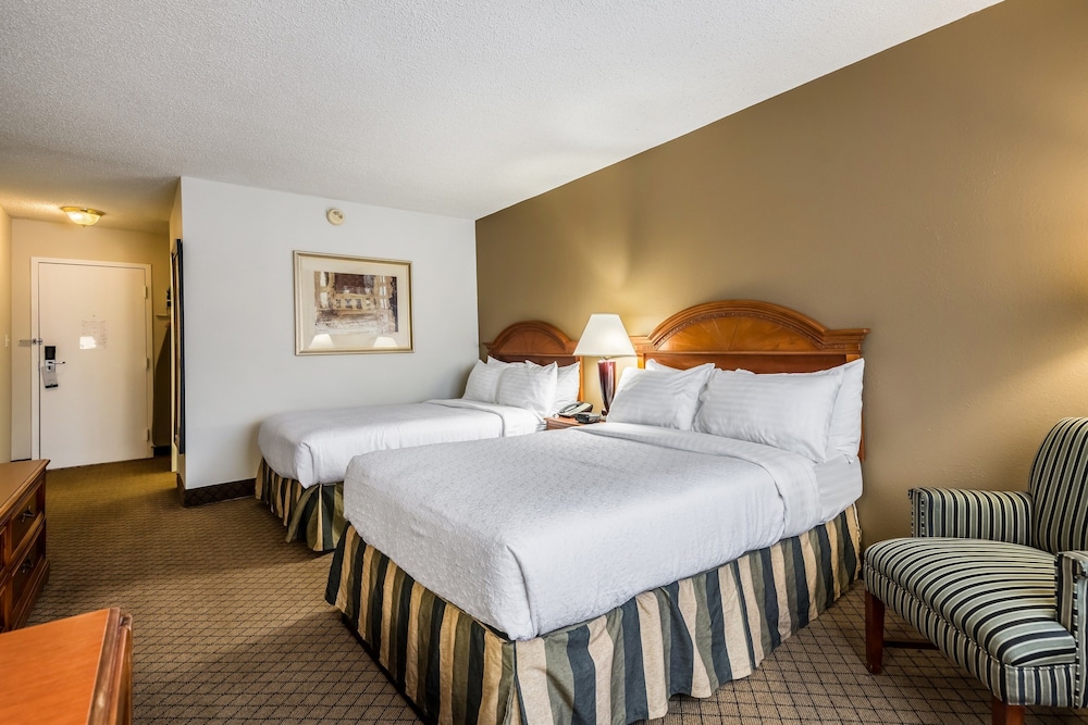 The Lux Hotel & Conference Center, Ascend Hotel Collection 13/39
