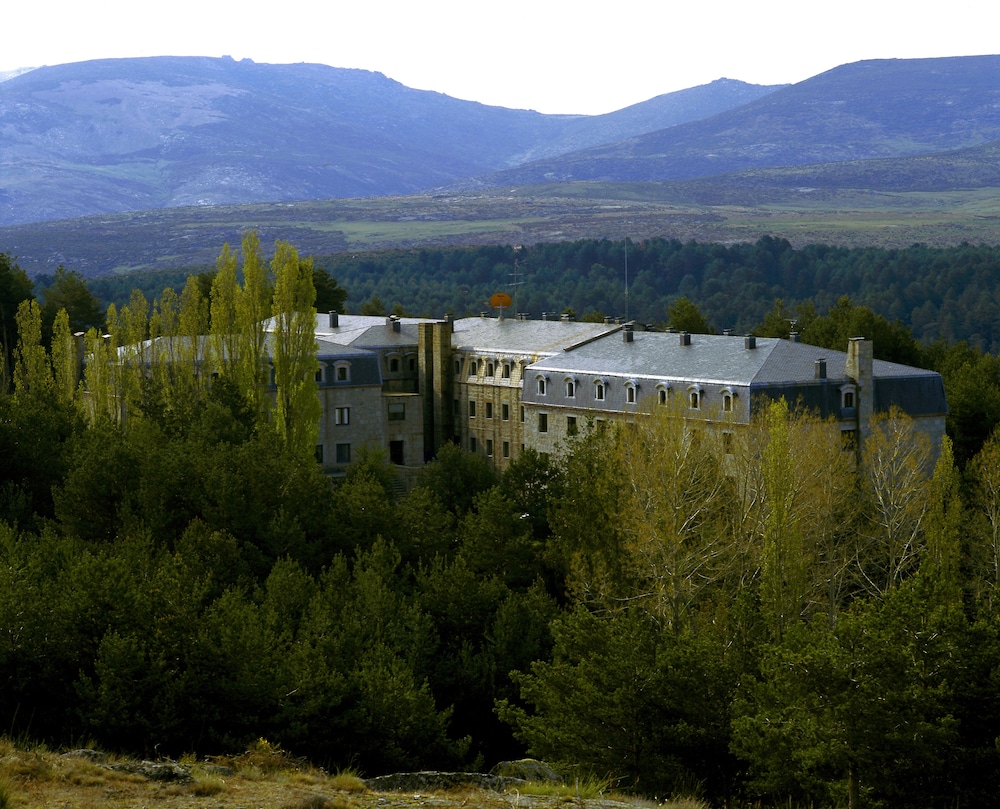 Parador De Gredos 39/49