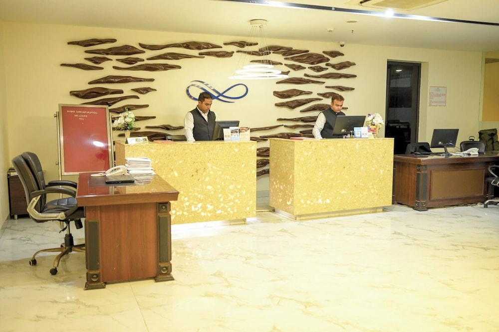 Ambar Sarovar Portico 16/48