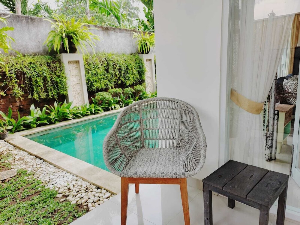 Villa Putih Berawa 44/50