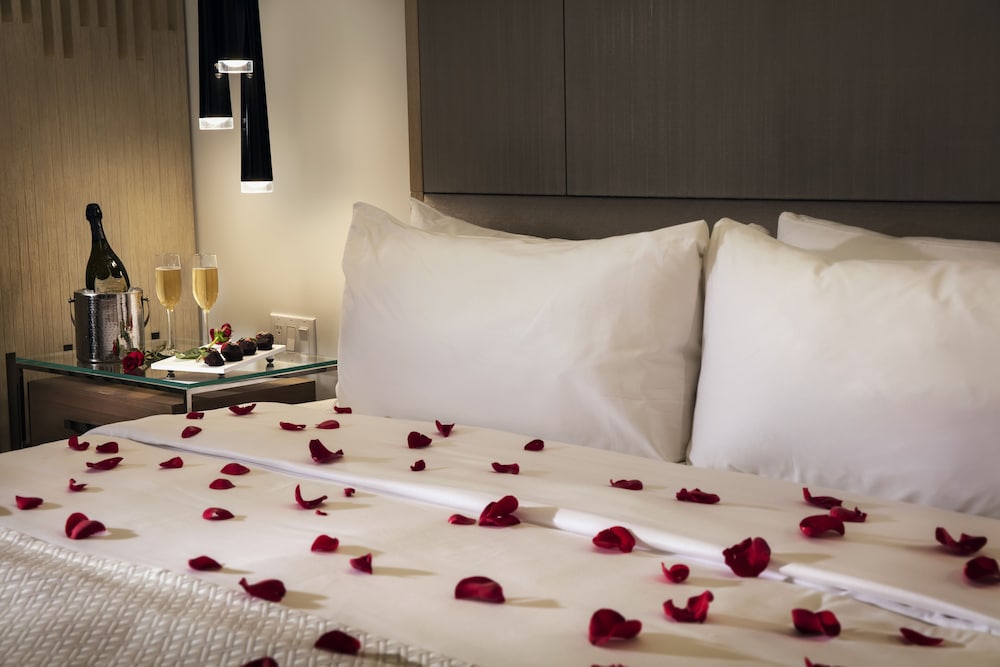 H2o Suites Hotel 34/58