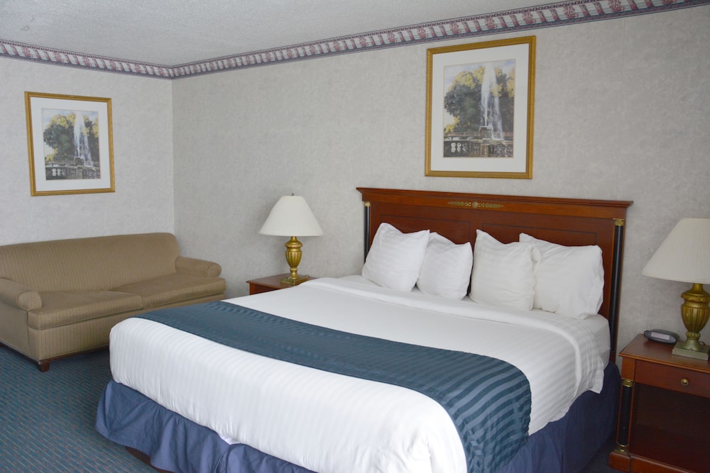 Travelodge By Wyndham Milwaukee 15/50