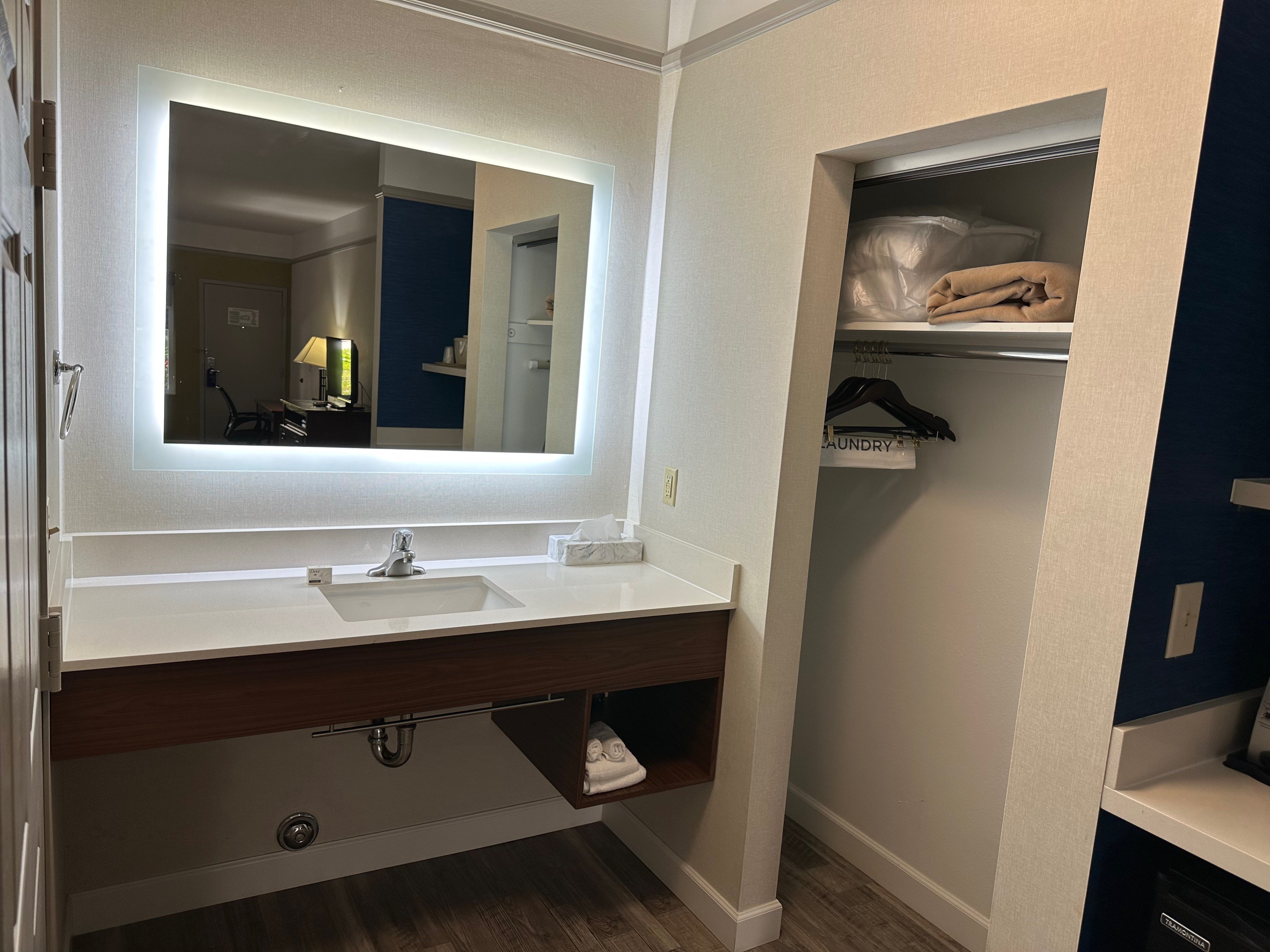 Holiday Inn Express Hotel Suites San Dimas 54/54