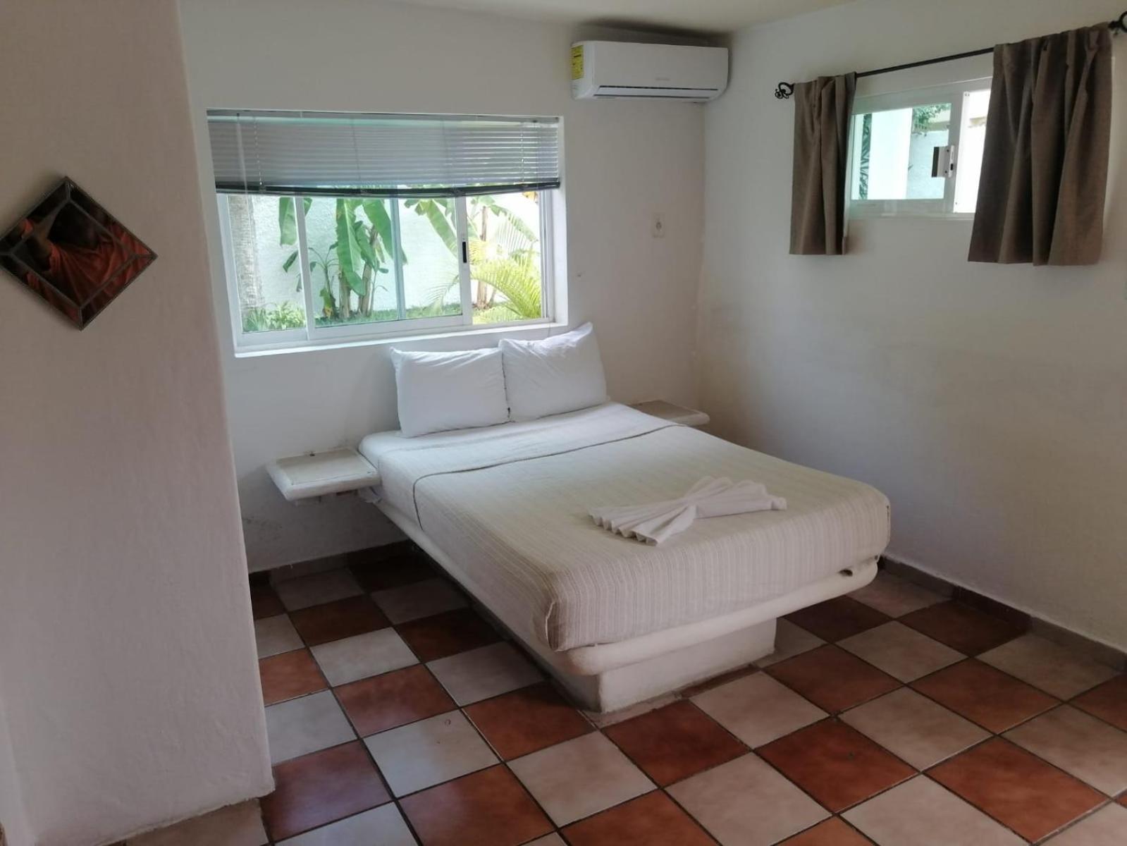 OYO Hotel Dos Mundos Aeropuerto Internacional de Cozumel 23/56