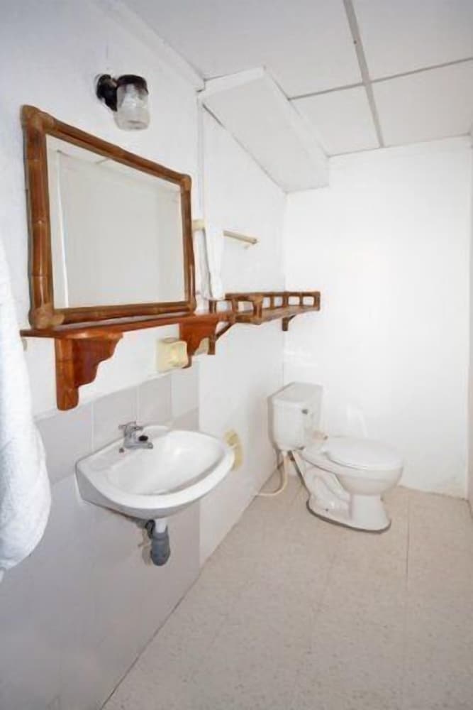 Galapagos Chalet 56/57