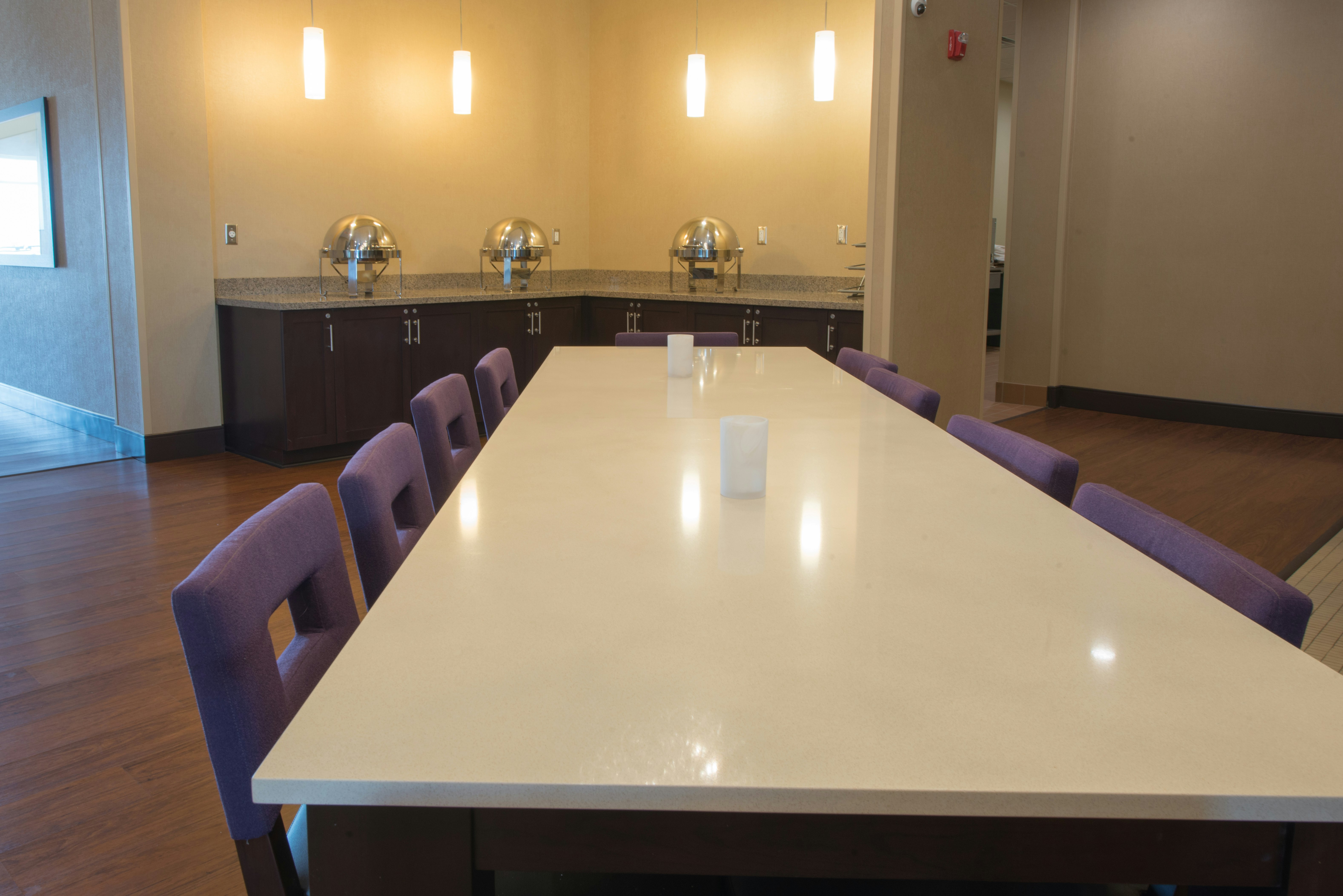 Holiday Inn Bismarck 40/70