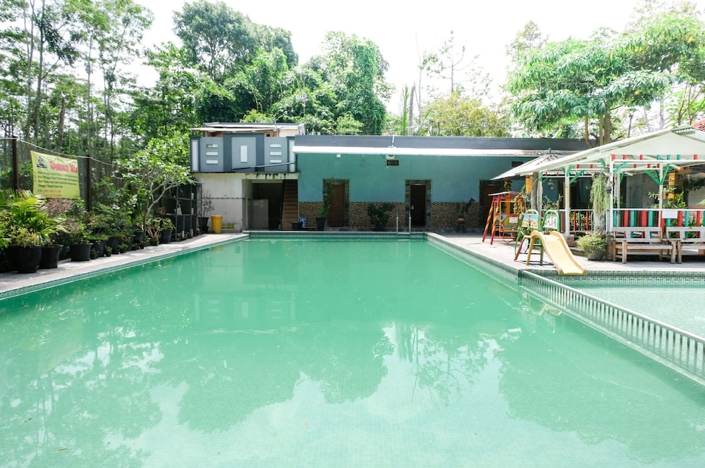 OYO 563 Damar Mas Resort Lereng Kelud 3/61