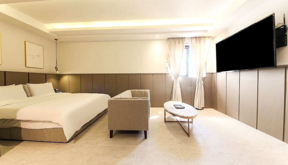 Ava Hotel Songjeong 10/37