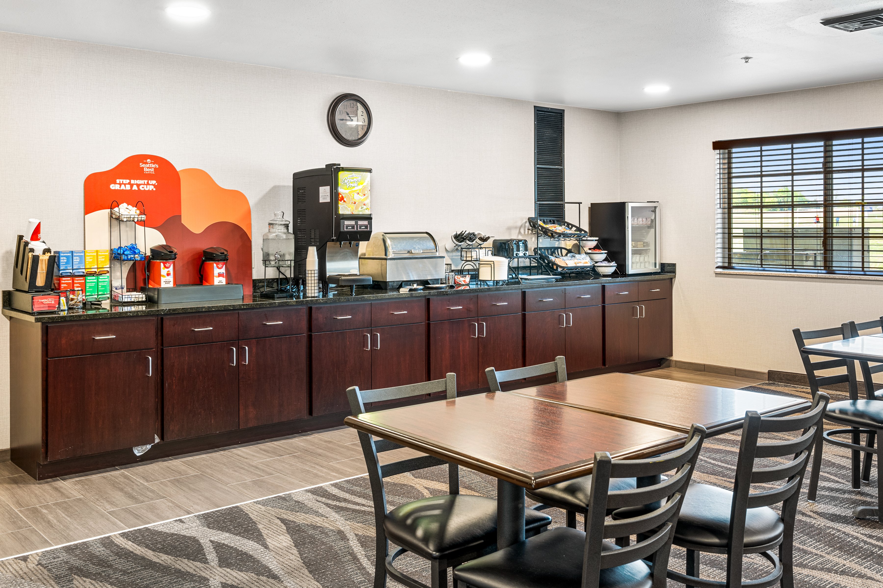 Boarders Inn Amp Suites 44/63