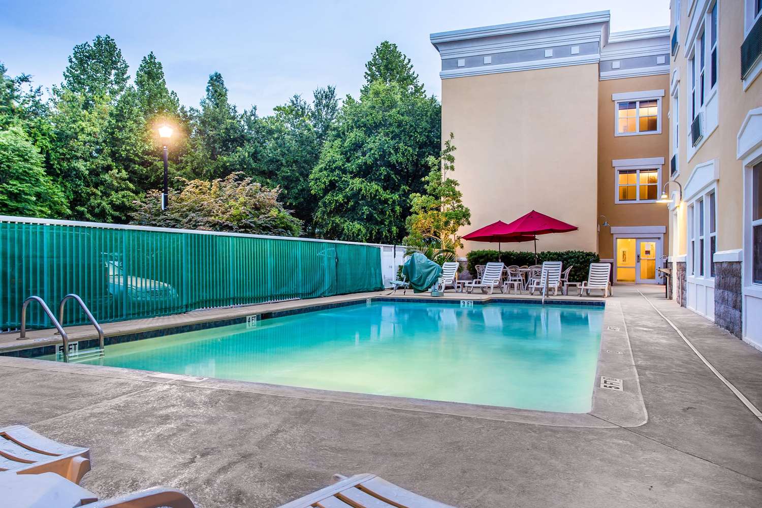 Comfort Suites At Isle Of Palms Connector 46/48