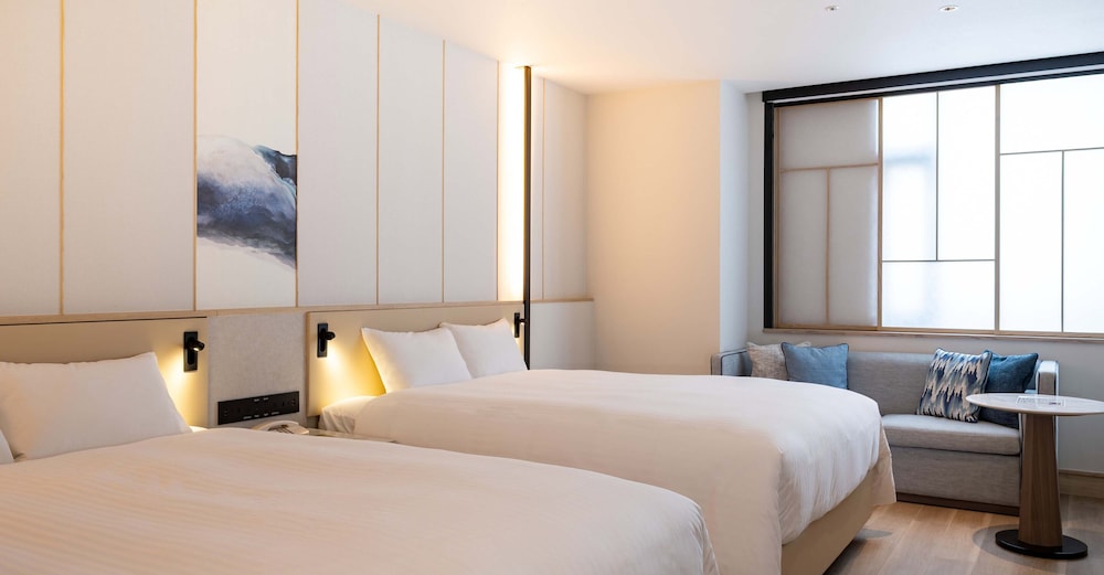 DELUXE, EXECUTIVE, TWIN BEDS