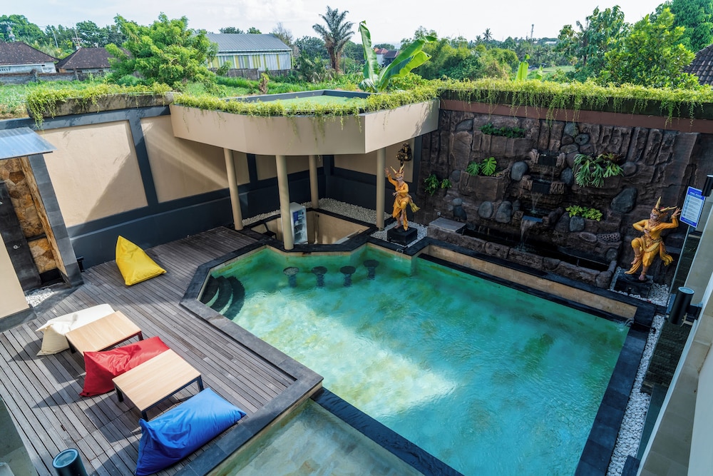 Ayers Hotel and Resto 13/18