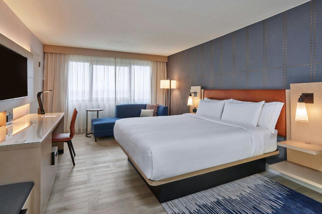 Hospitality, Suite, Sofa