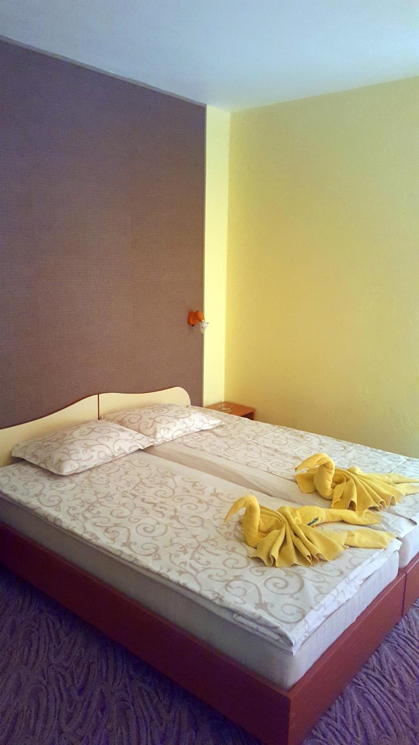 Balaton Hotel 13/52