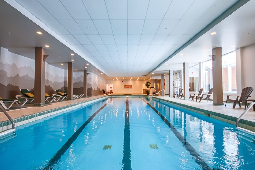 LE GRAND LODGE MONT-TREMBLANT 37/69