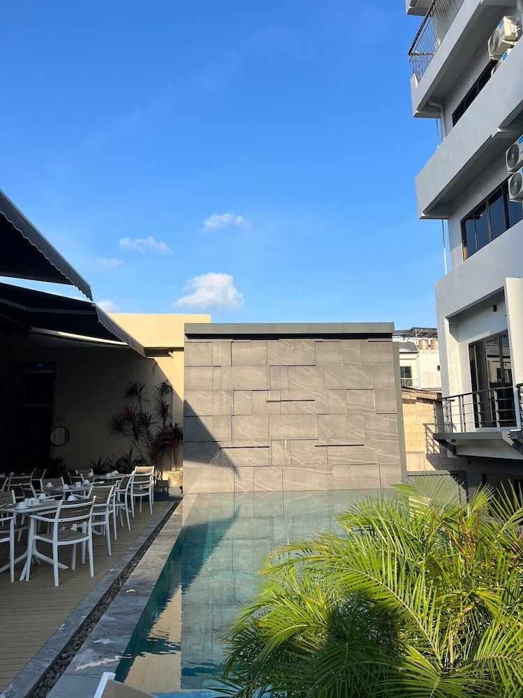 The Old Phuket Karon Beach Resort 80/85