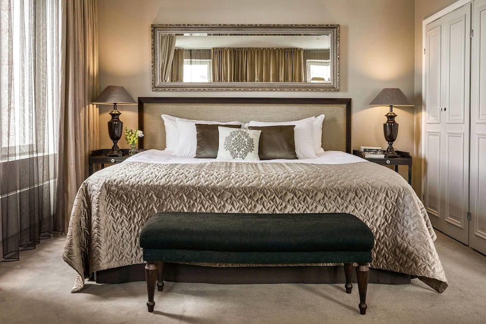 Town Square, Suite, King Bed