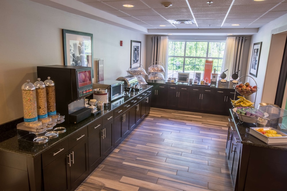 Hampton Inn And Suites Berkshires Lenox 46/59