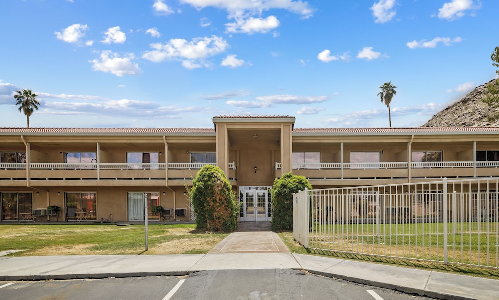 Sol Springs Inn in CATHEDRAL CITY - CA