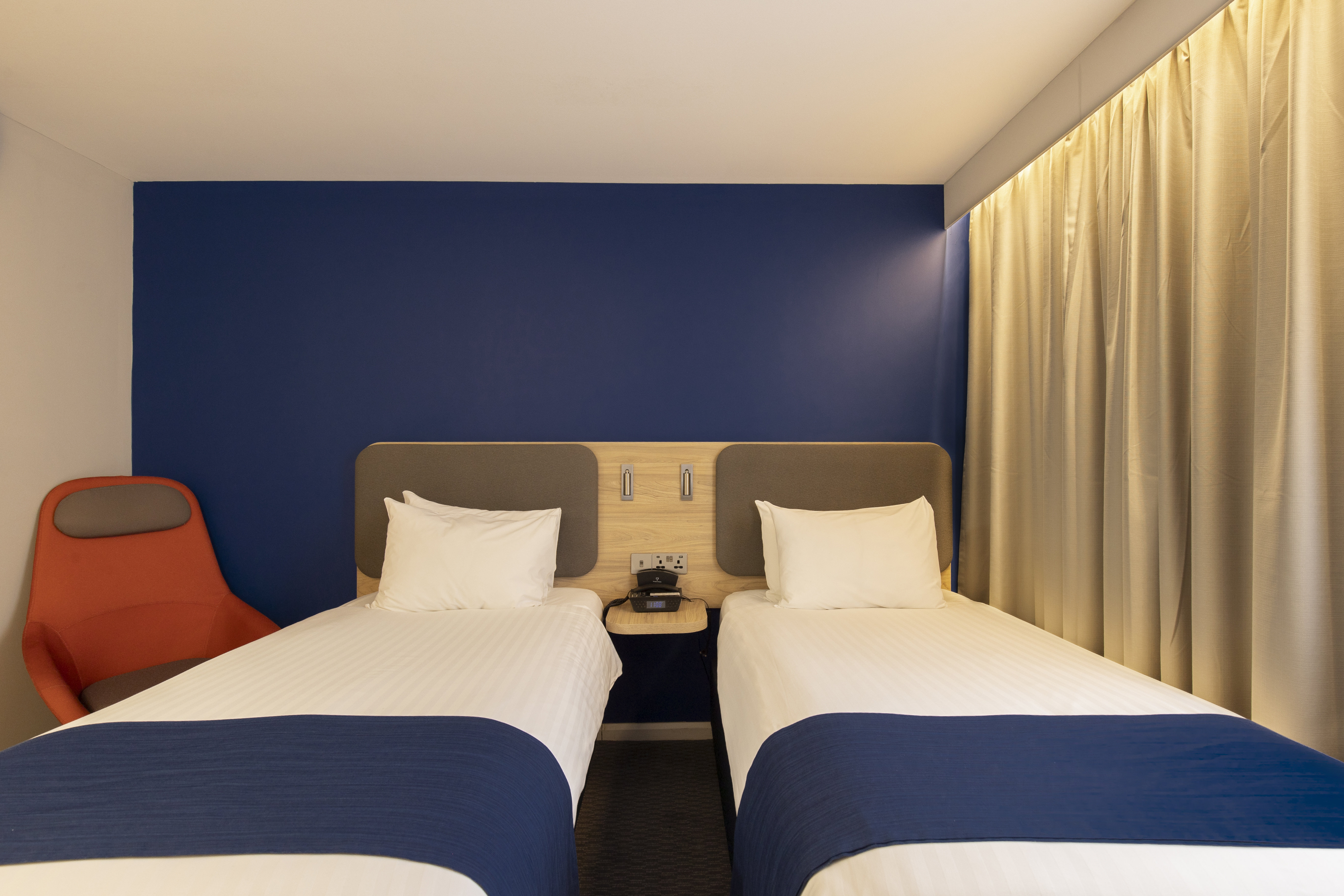 Holiday Inn Express Poole 19/50