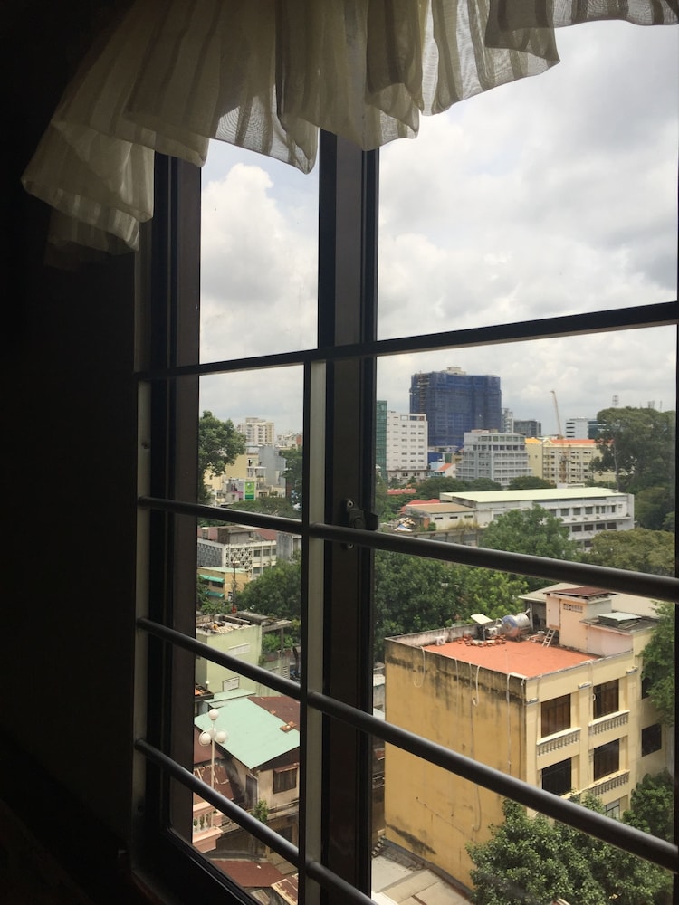 Little Brick Saigon Hotel 4/45