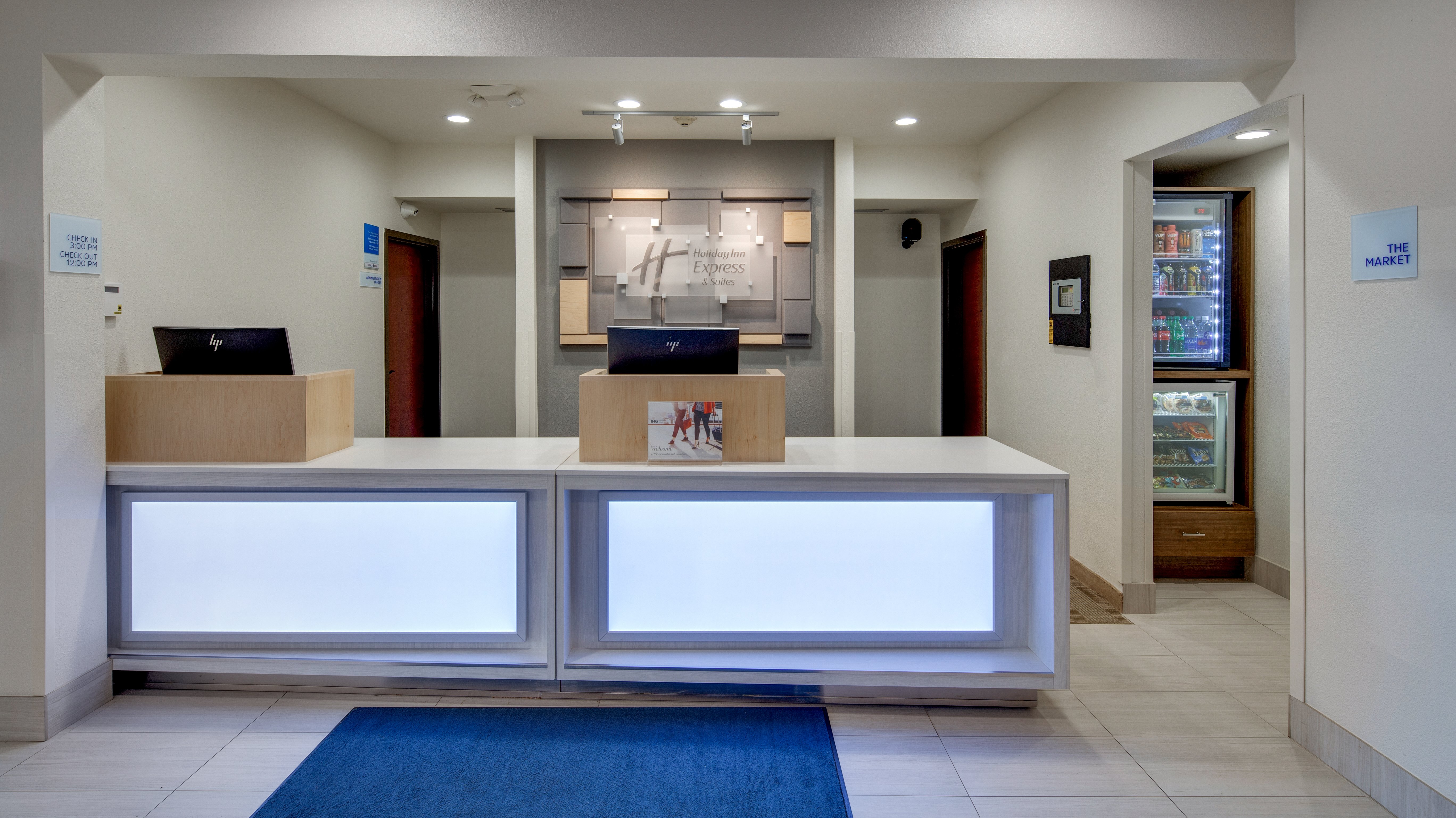 Holiday Inn Express Hotel And Suites Detroit Farmington Hills 8/53