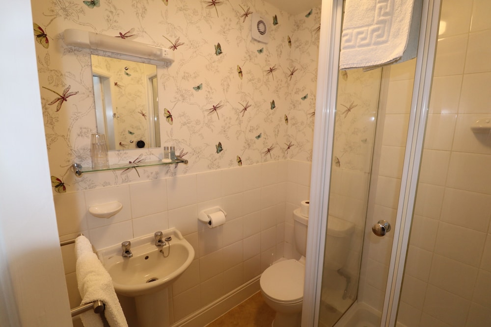 Raincliffe Hotel 43/50