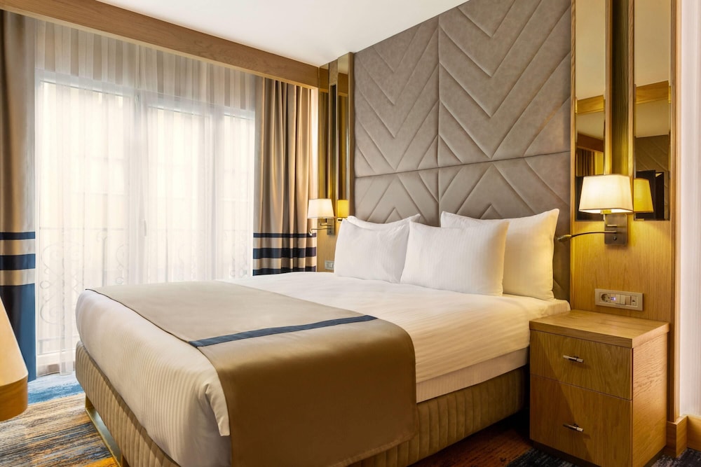 Days Inn by Wyndham Istanbul Bomonti 18/50