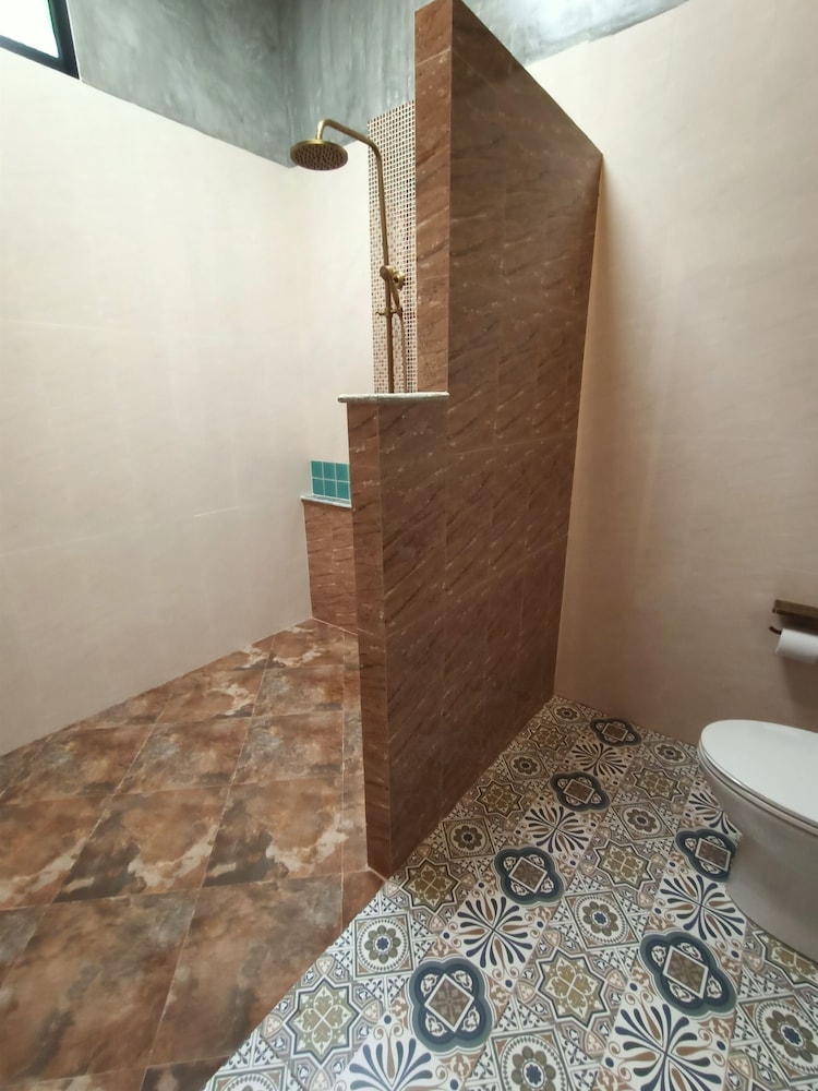 LANTA PEARL BEACH RESORT 76/78