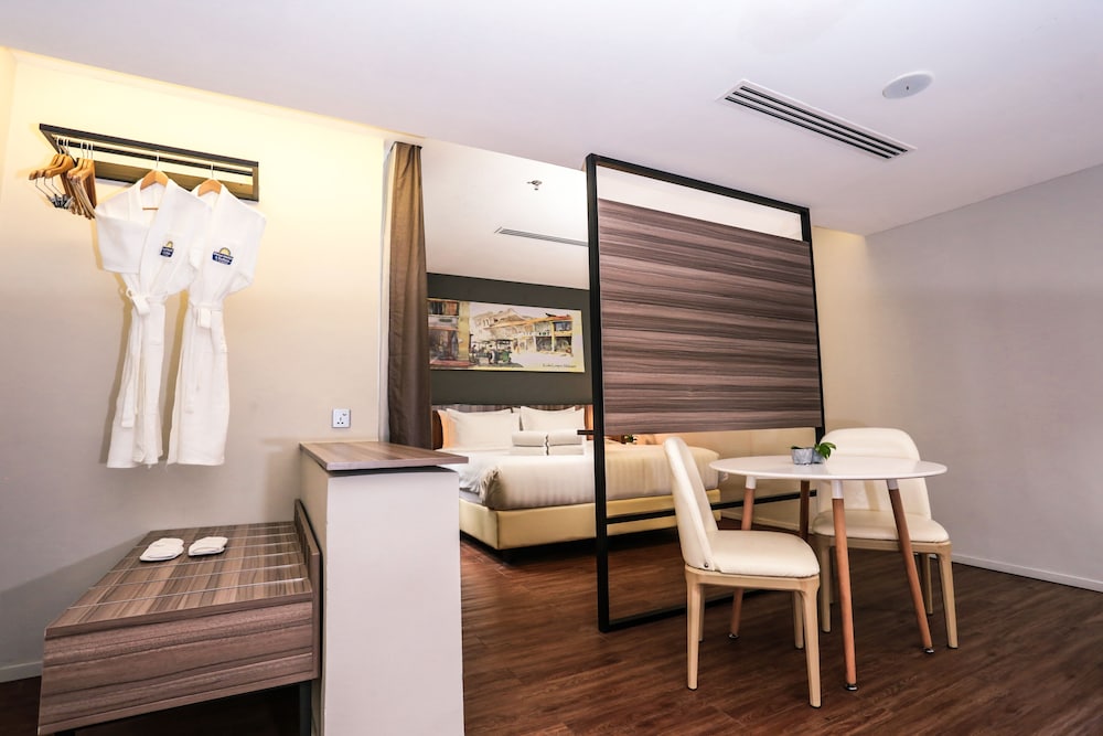 Days Hotel and Suites by Wyndham Fraser Business Park KL 38/40