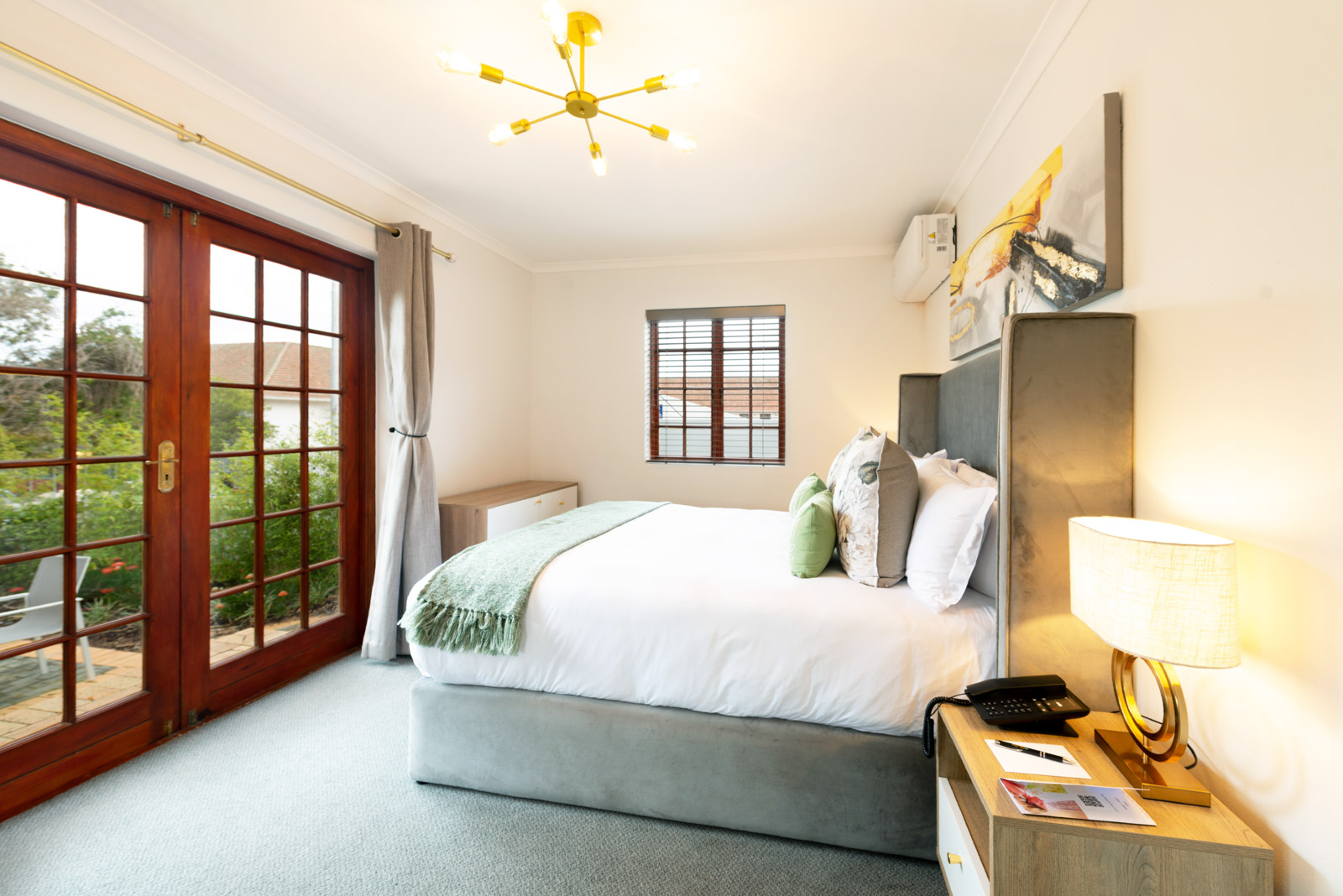 2 Bedrooms, Garden, Family, Suite