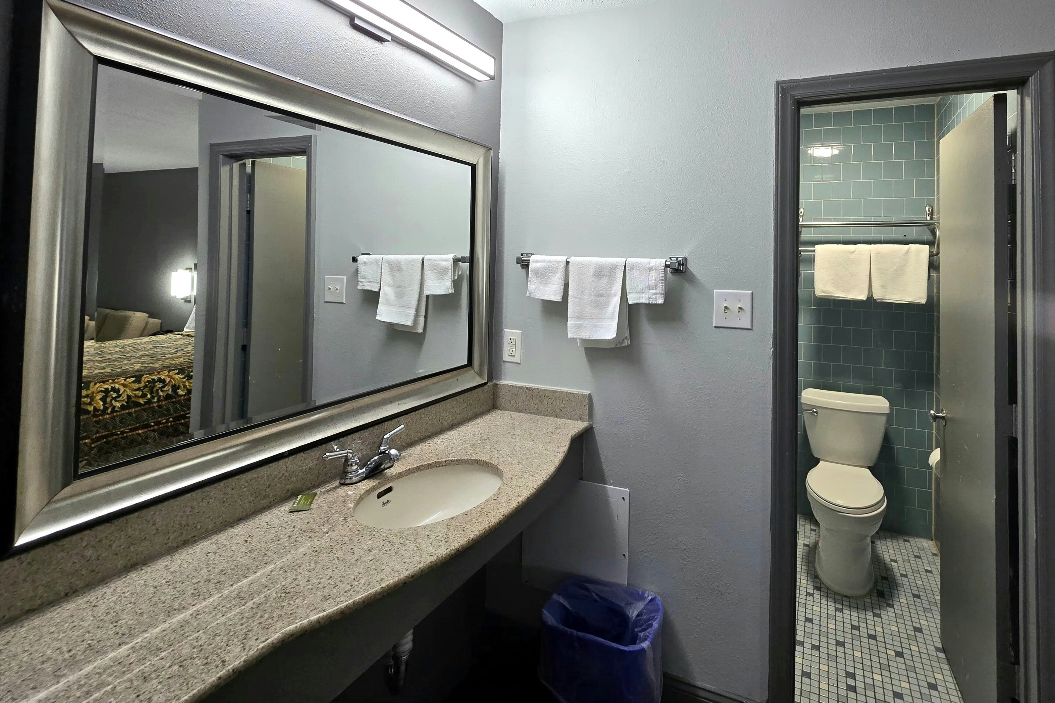 Eagle Inn by Hotel O Richmond Midlothian Turnpike 25/26