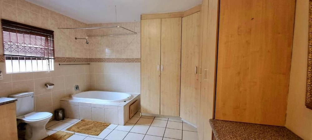 Asda Guesthouse 37/44