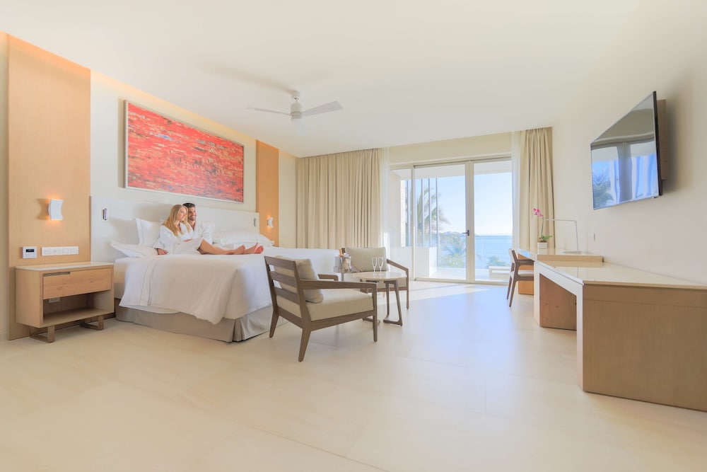 Junior Suite, King Bed, Ocean Front، Barcelo Maya Riviera 3/5