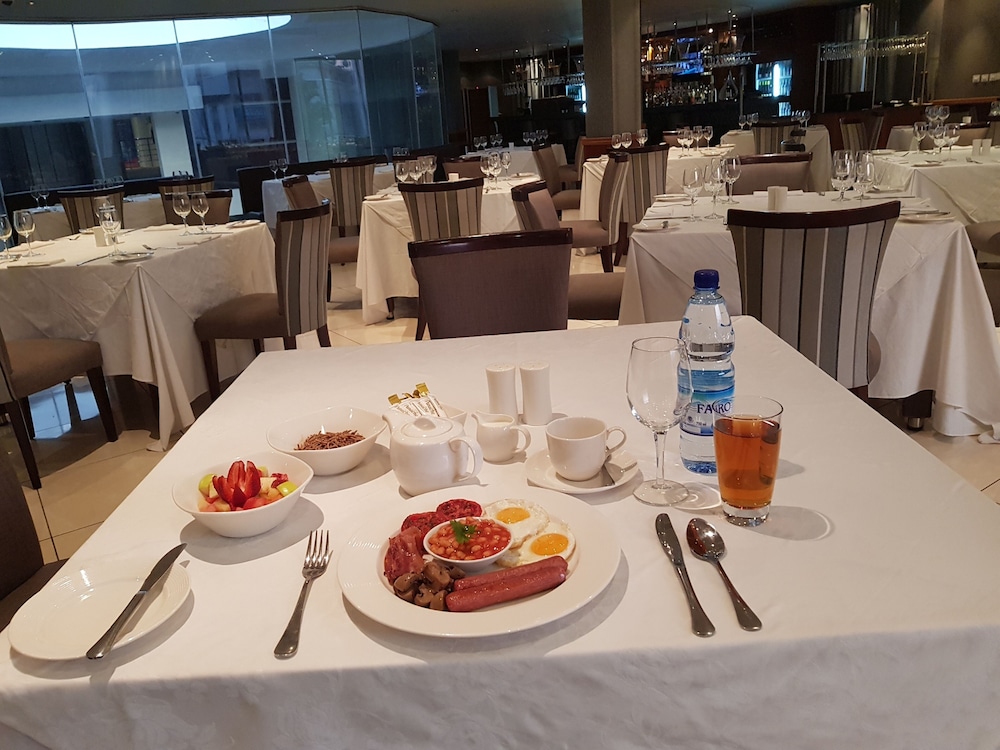 Leola Suites 25/37